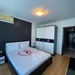 아파트 Gallery B