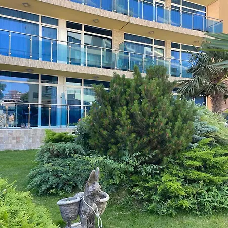Gallery B דירה
