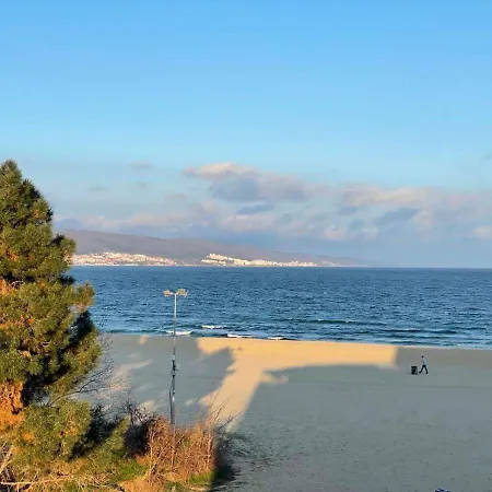 Gallery B Апартамент *